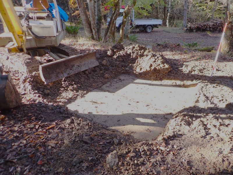 埋設していた合板の確認