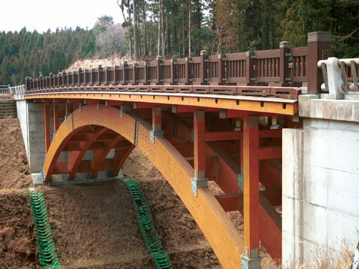 木造車道橋「杉の木橋（すぎのきばし）」（宮崎県小林市、平成9（1997）年完成）