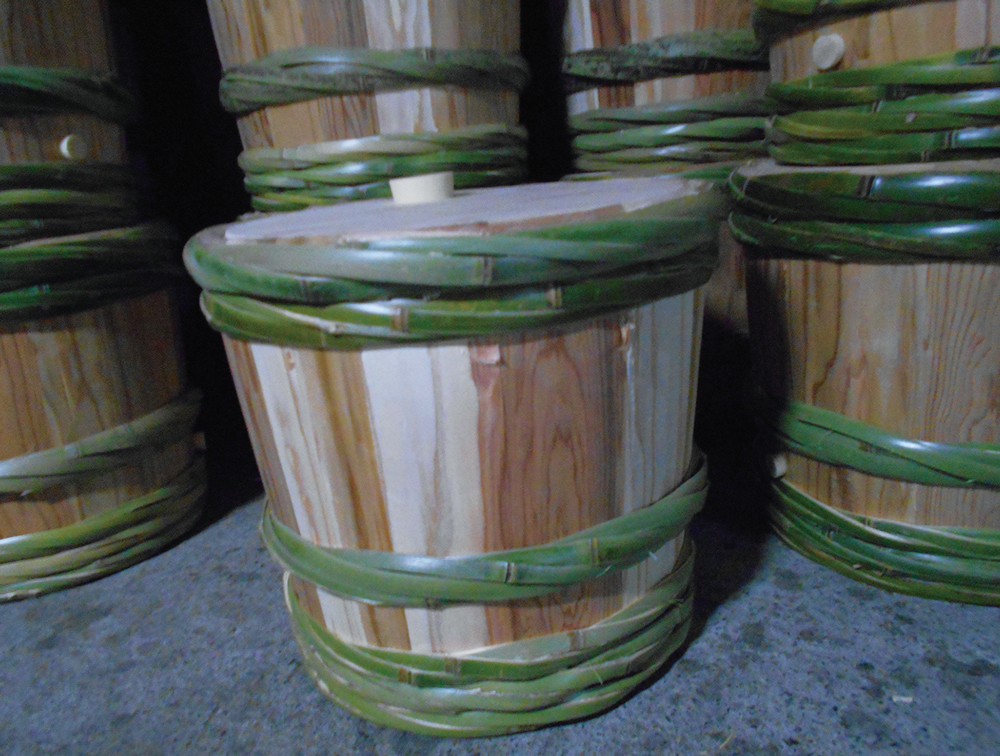 整備された竹林の竹材を箍として使用した酒樽