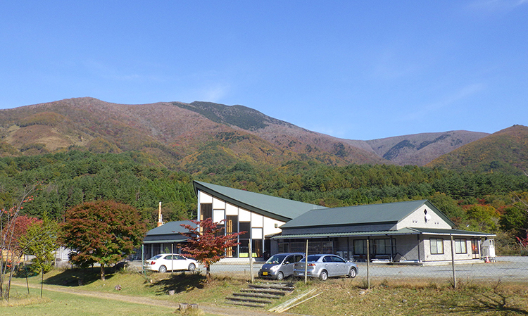 五葉温泉から望む五葉山