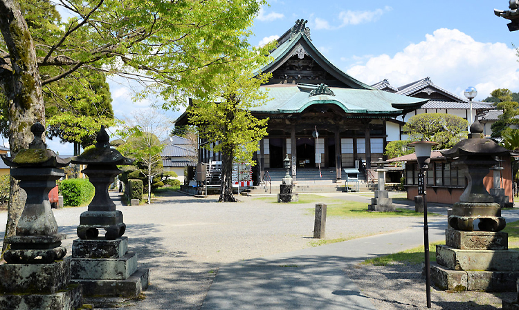 火渡り神事で知られる木原不動尊