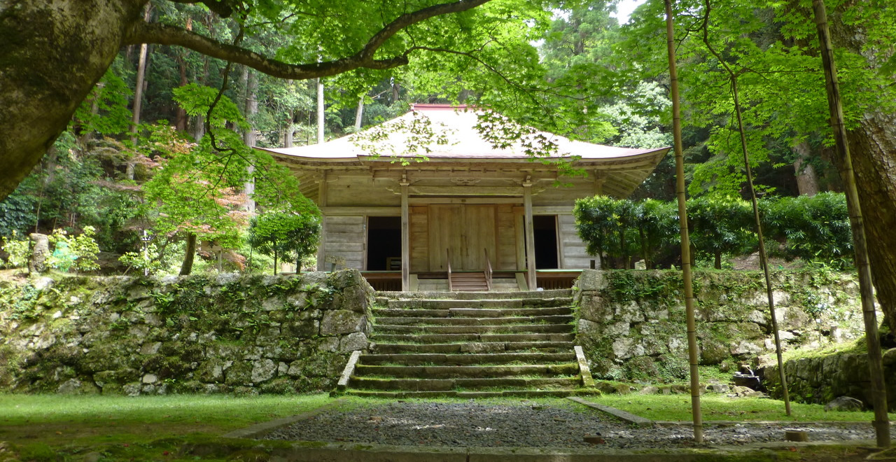 金勝寺本堂