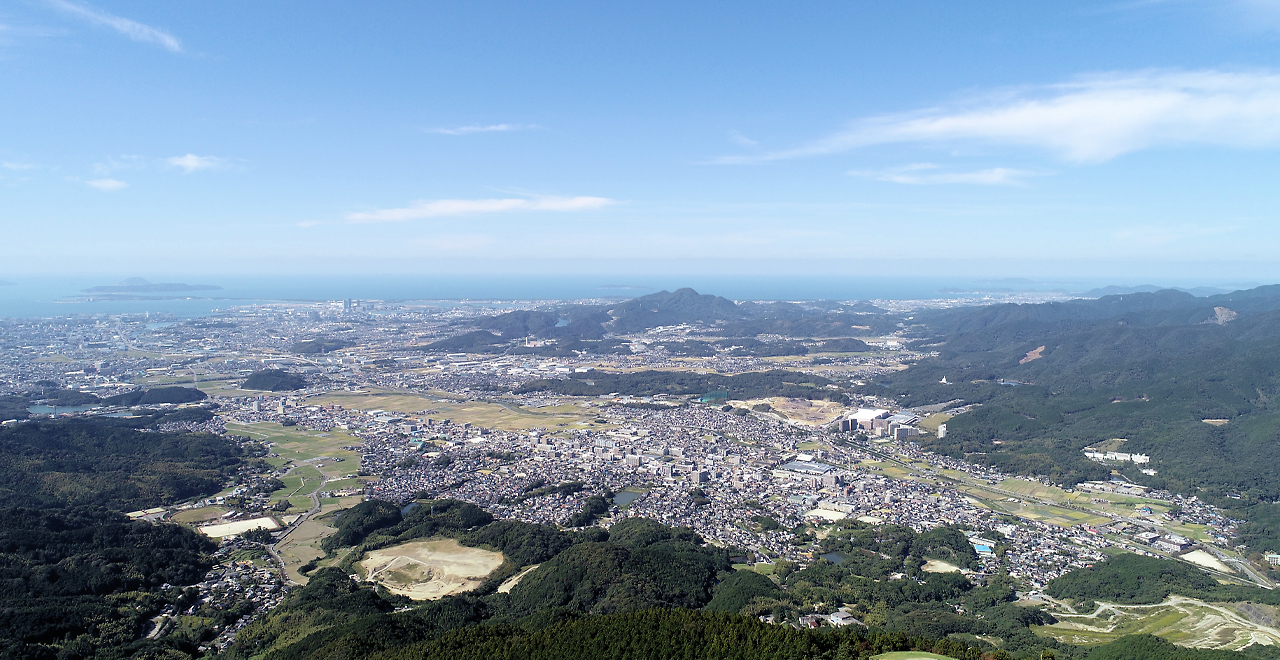 若杉山から福岡市街を望む