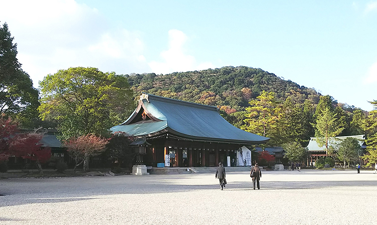 橿原神宮と畝傍山