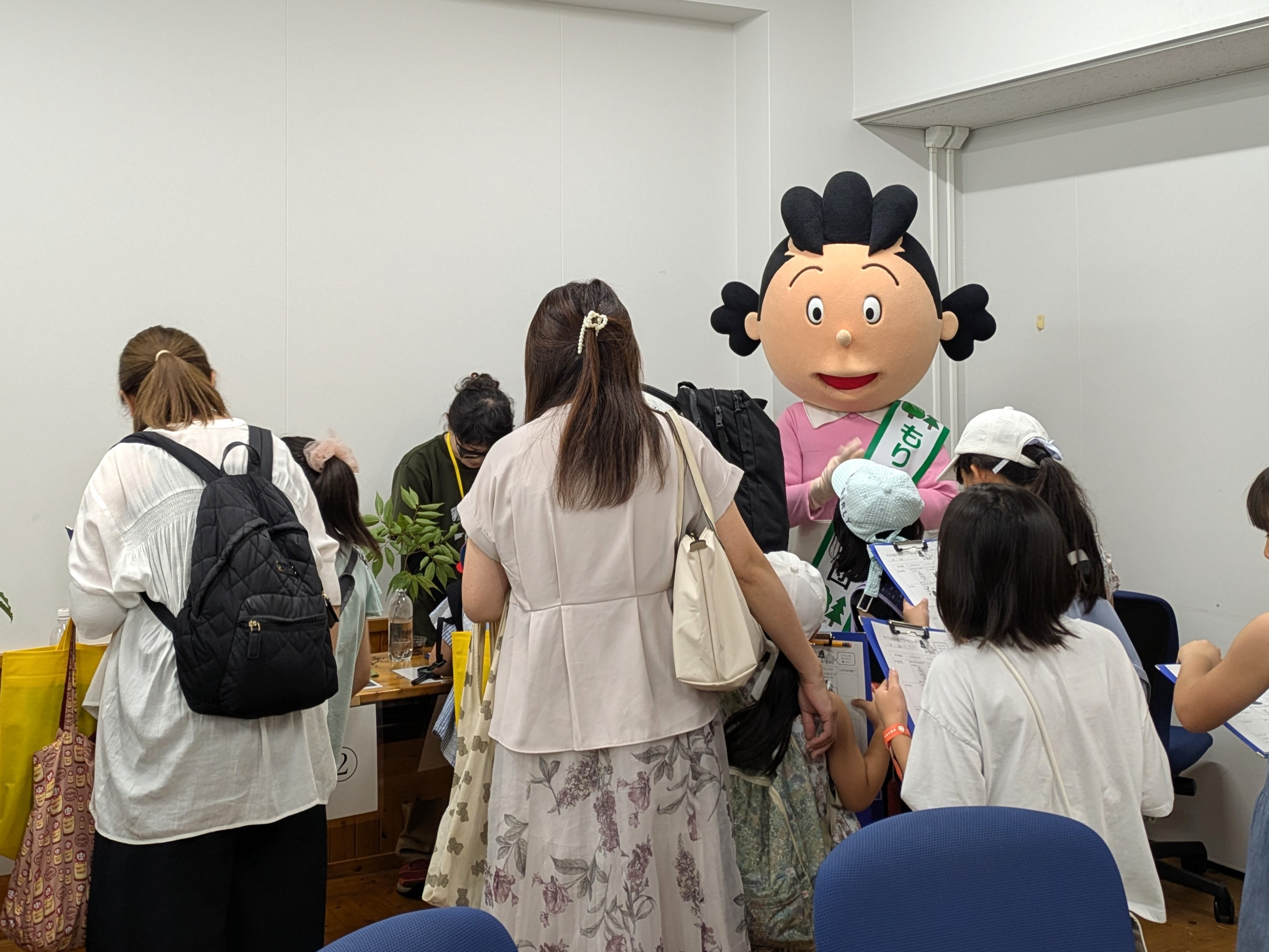 令和７年度子ども霞が関デーで子どもたちとふれ合うサザエさん