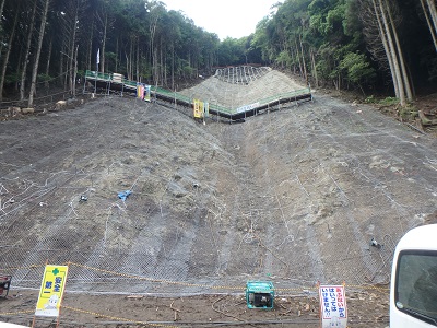崩壊斜面の復旧状況（福岡県東峰村）