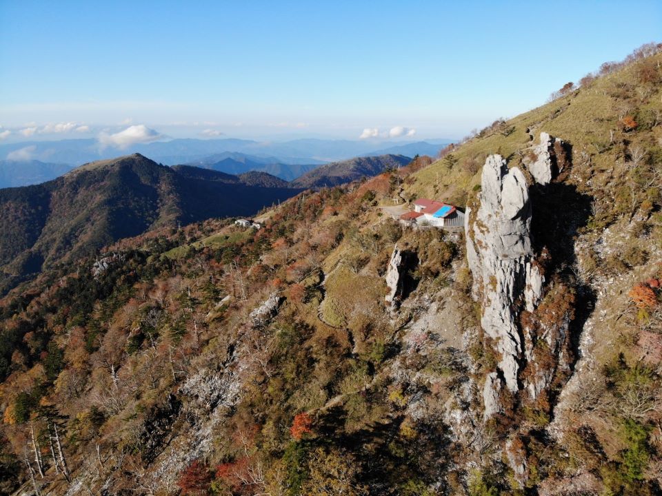 御塔岩と大剣神社