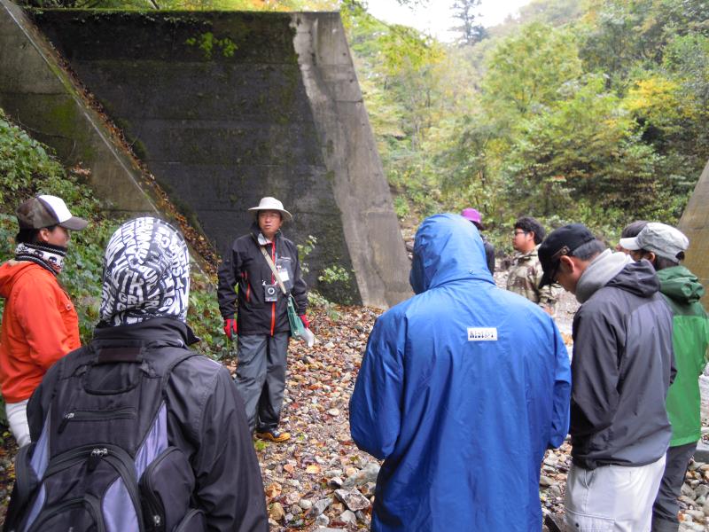 茂倉沢の2号ダムの説明