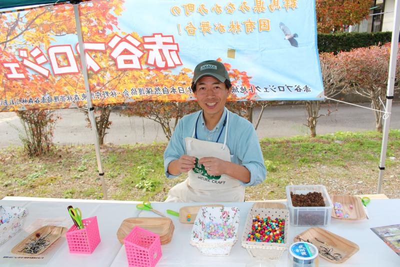 ヒノキ球果のストラップ作り