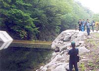 治山堰堤の取水口