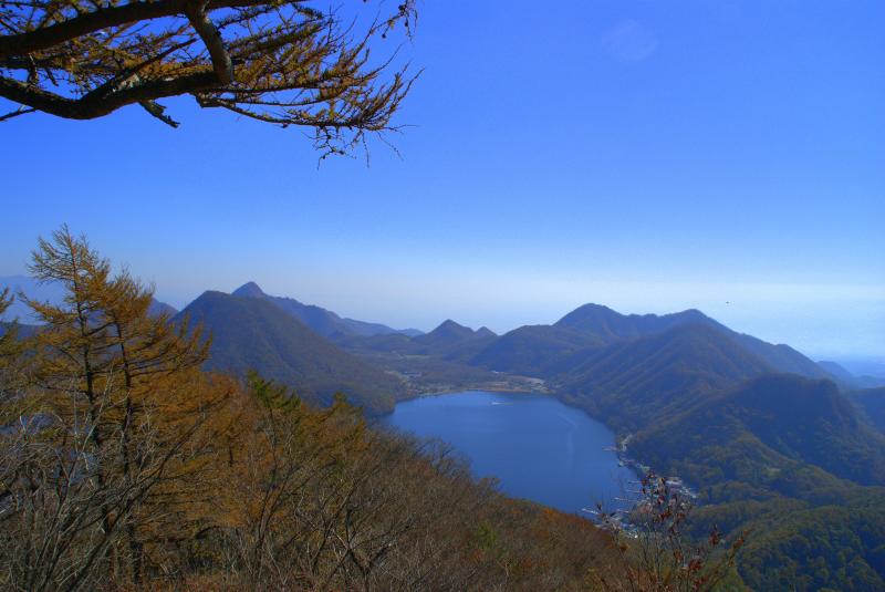 尾根筋からの榛名湖