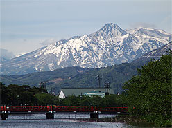 高田公園と妙高山