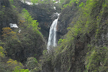 日本の滝百選の一つ「惣滝」