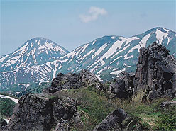 妙高山山頂からの火打山と焼山