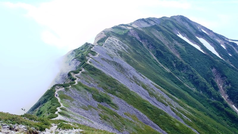 船越の頭から小蓮華山を望む