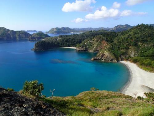 中山峠から二見港・父島列島