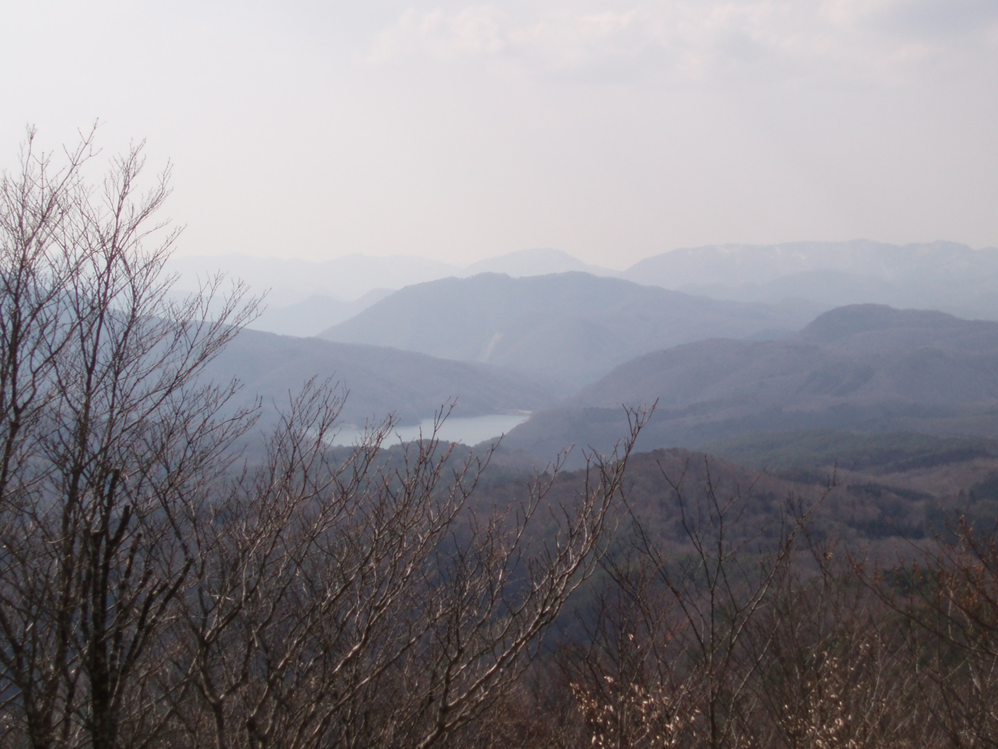 権太倉山山頂からの羽鳥湖