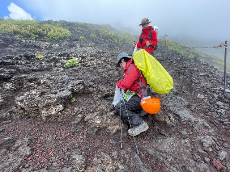 登山道のゴミ拾い活動