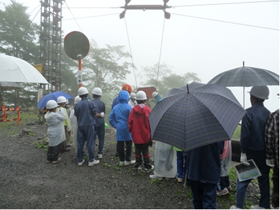 ゴボウ薙治山工事箇所を見学しているところ