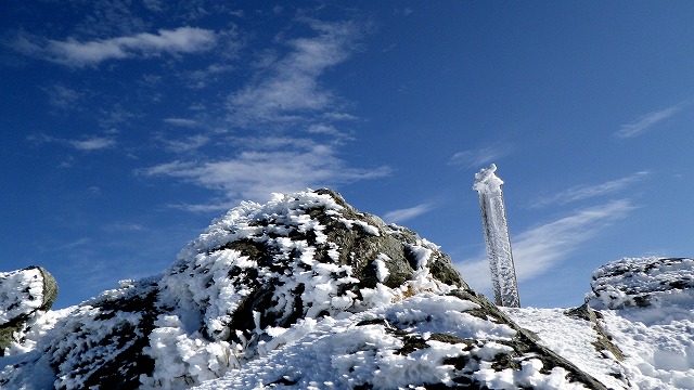 谷川岳頂上標識