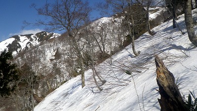 130413ようやく雪に覆われました