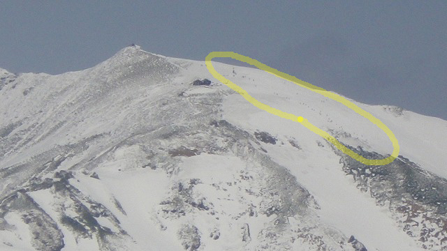 130413芥子粒のような登山者が