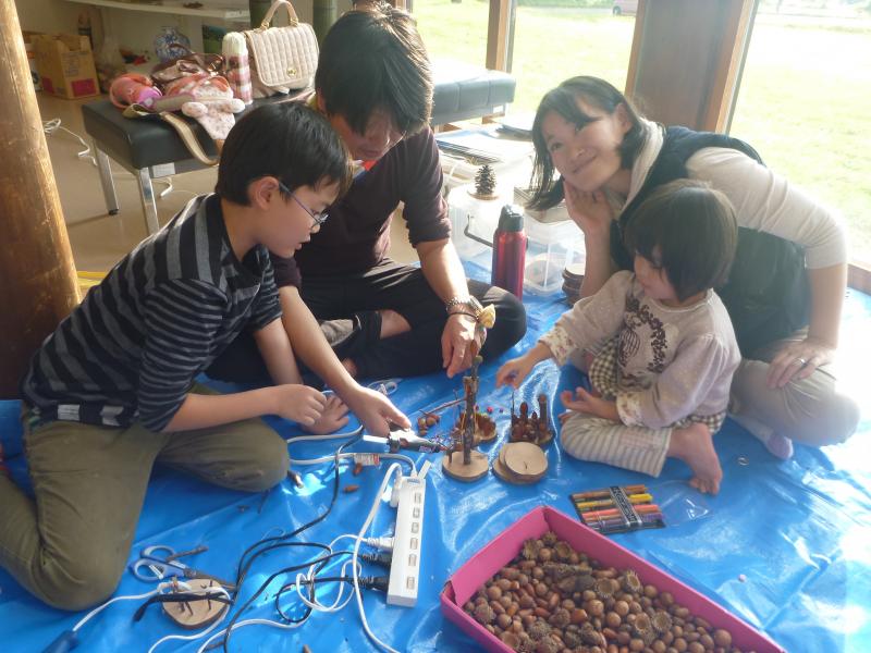 木工クラフト作成の様子