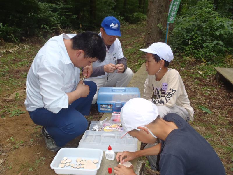 木工クラフト作りの様子