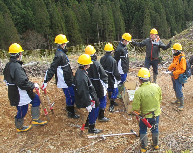 植付と防護柵修理作業の説明