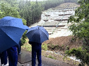 写真2_治山施設の点検