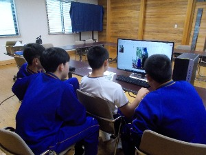 写真4_PR用ポスター作り