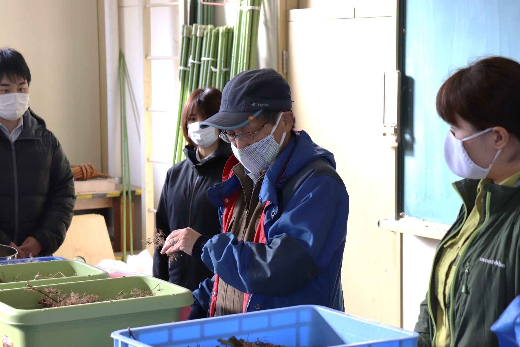 石川県立大学柳井教授より説明を受ける様子