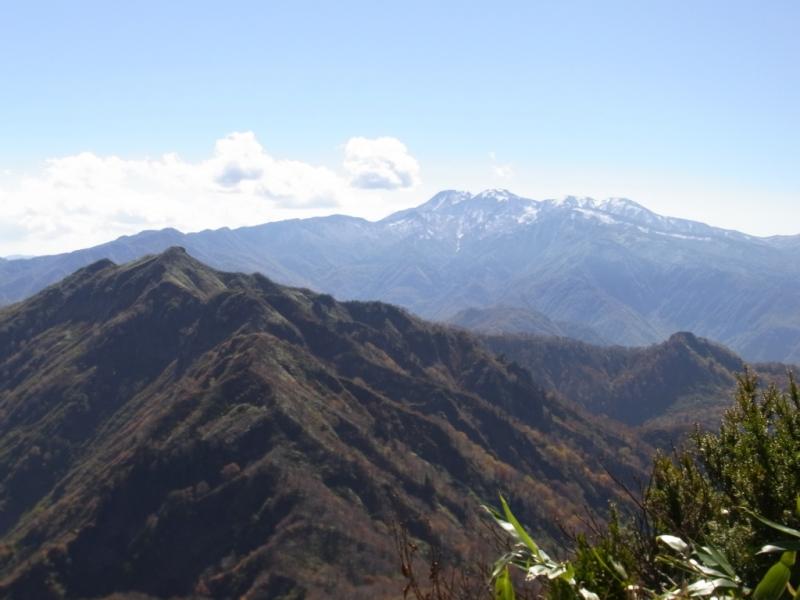 笈ヶ岳と白山