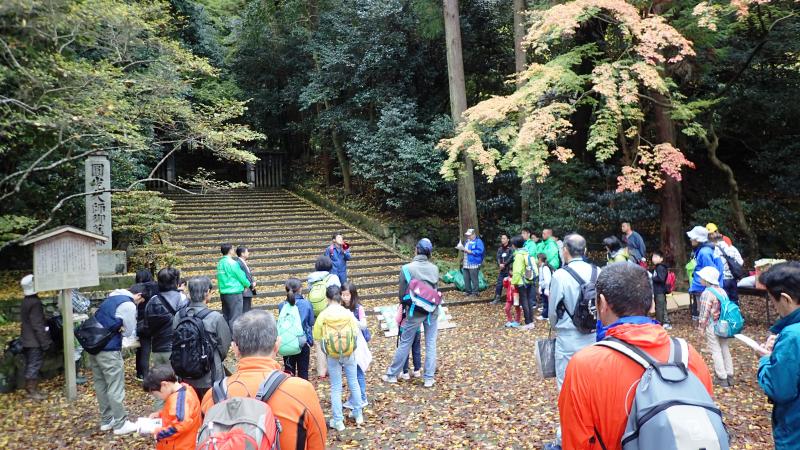 第40回全国育樹祭開催記念事業「育てよう！トラックの森    チャレンジ里山体験2016」を開催