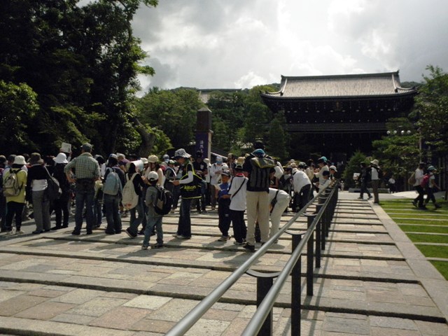 知恩院山門前