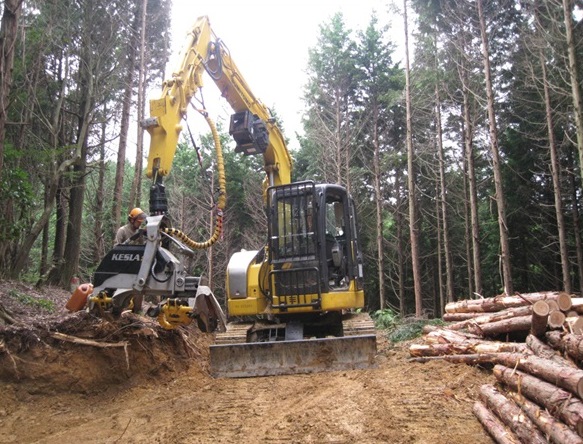 高性能林業機械
