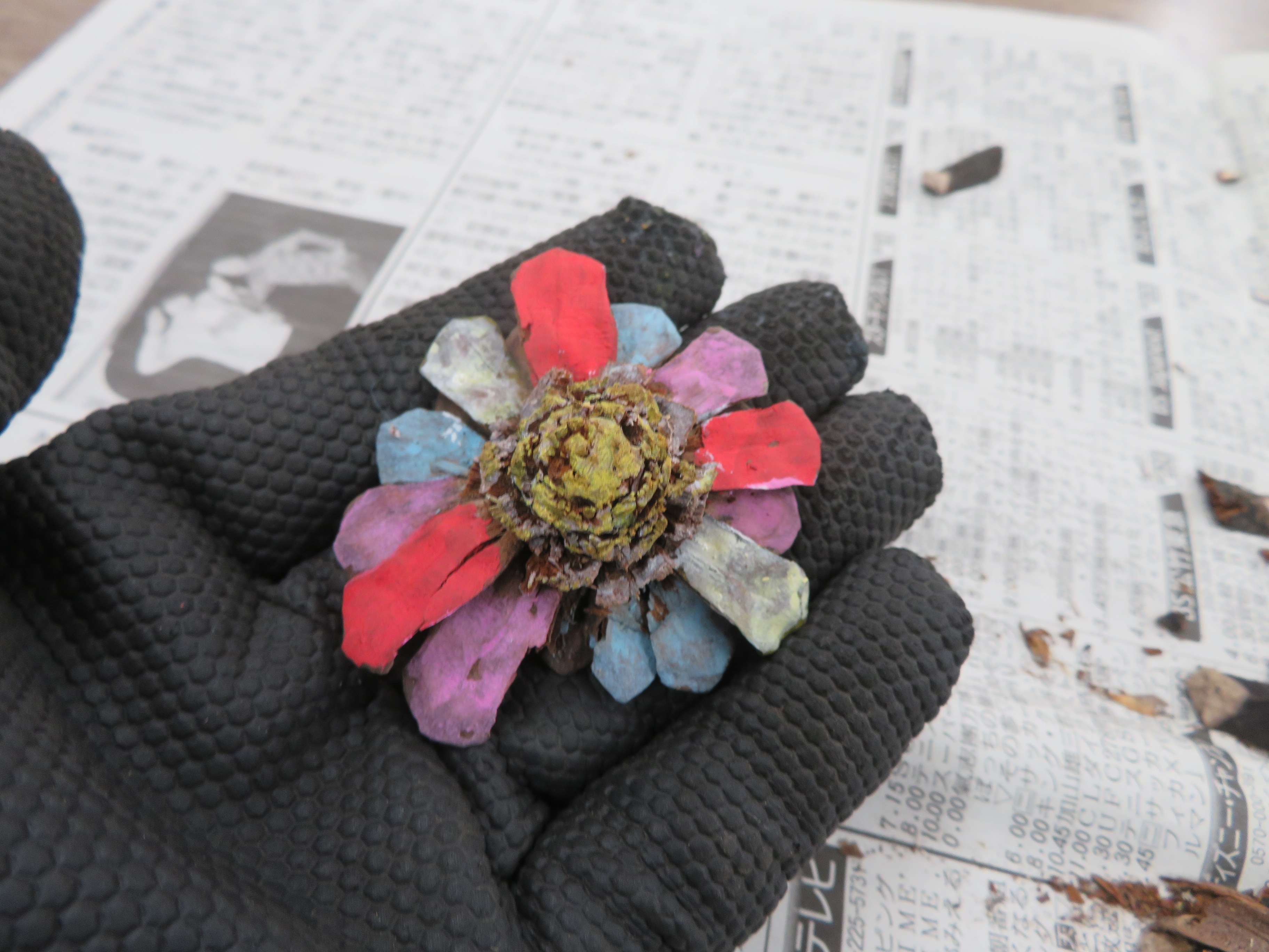 松ぼっくりフラワーの完成の様子