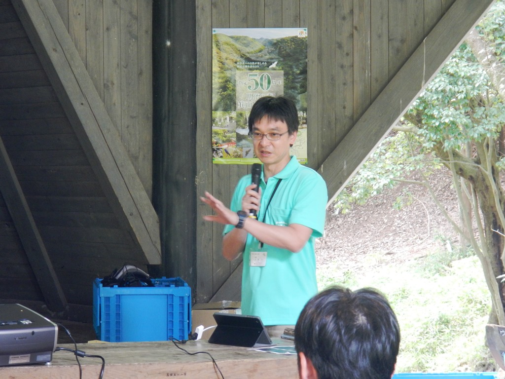 箕面公園昆虫館中峰館長