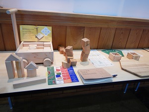 木製積み木、木製ボードゲーム他