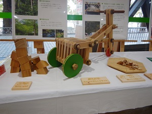 「WOOD LABO IKEDA」の木製商品