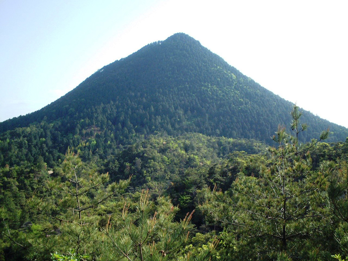 近江富士と呼ばれる三上山