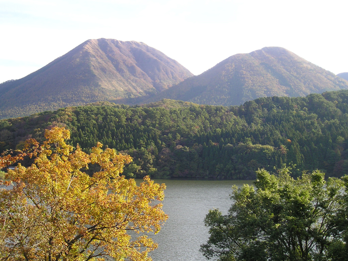三瓶山、浮布池　【三瓶山】
