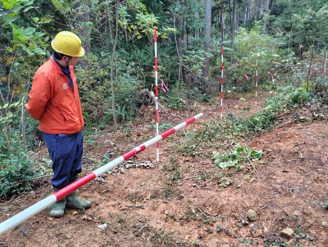 測量実習（ポールによるIPの設定を実施している様子）