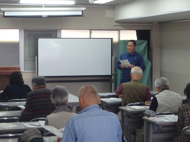 岩国森林官による城山国有林の植生の説明