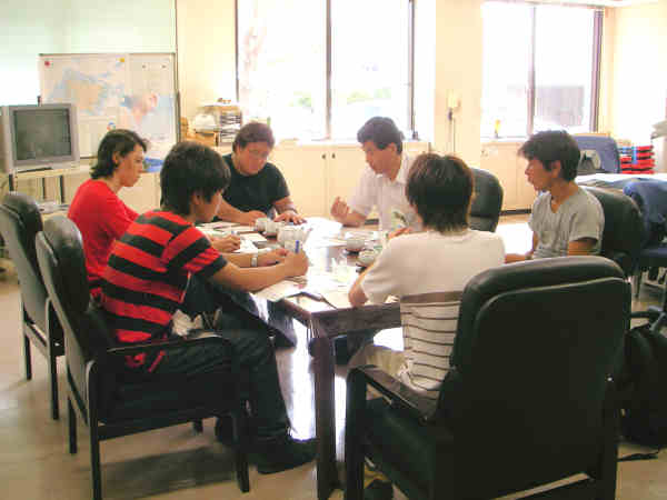 日本大学の学生4名が当センターを学習訪問