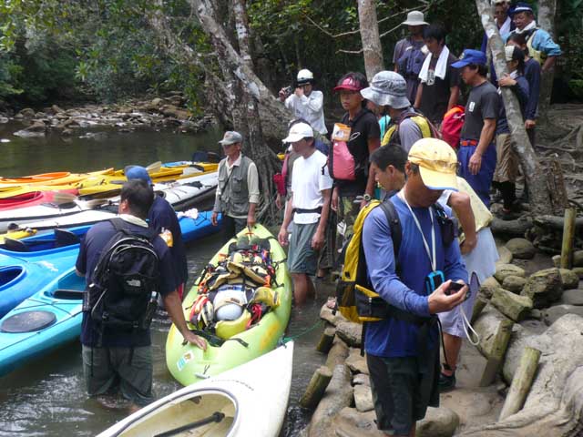 西表島カヌー組合が「救助訓練」を開催