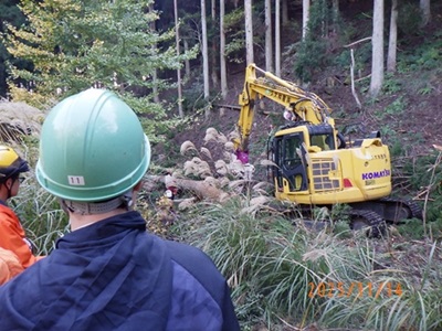 高性能林業機械の作業現場見学