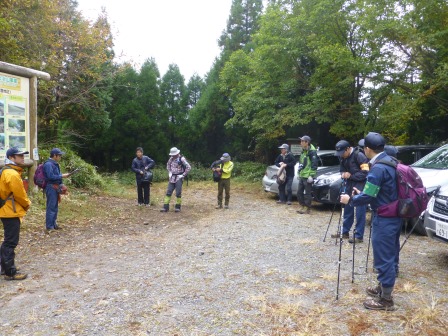 くじゅう地区高山植物保護対策協議会による湧蓋山パトロールを実施（平成30年10月19日）