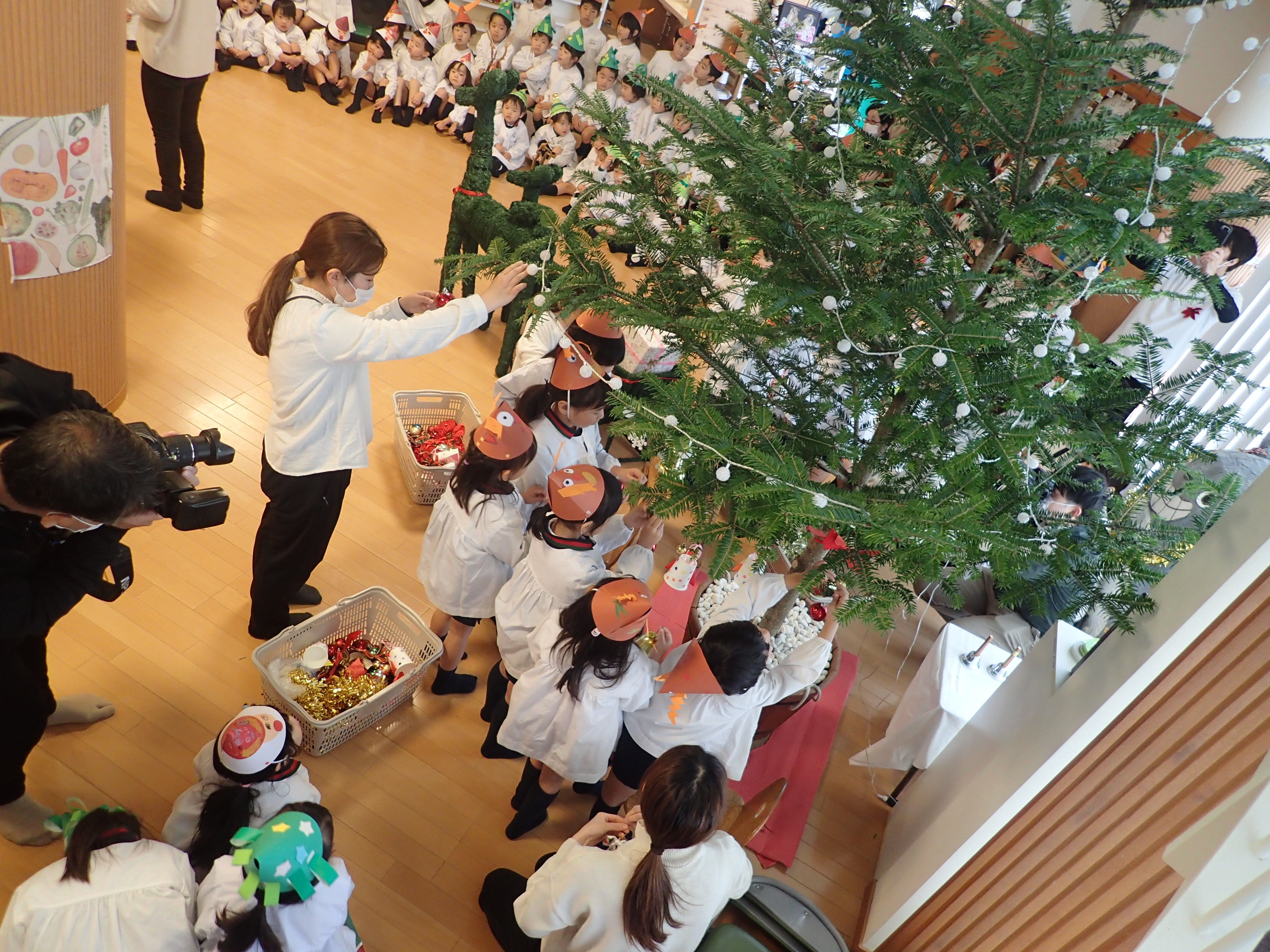 クリスマス飾りつけ