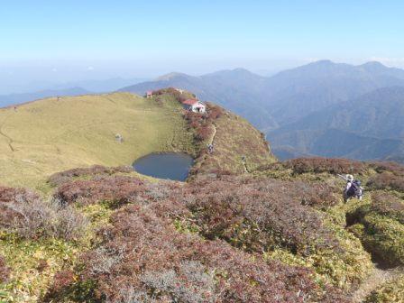 山頂直下：三嶺